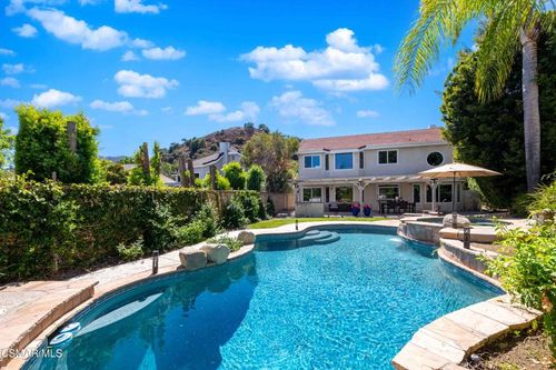 5676 Walnut Ridge Dr, Agoura Hills, CA, 91301-4033 | Card Image