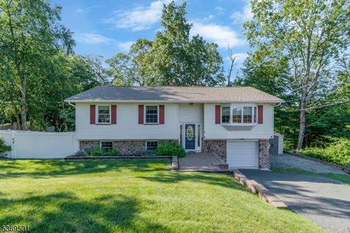 1 Eugene Pl, Hopatcong, NJ, 07843-1605 | Card Image
