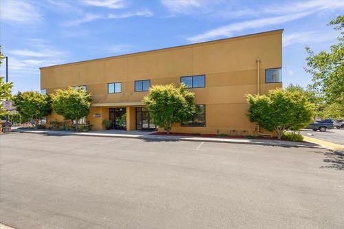 110-125 Hangar Way, Watsonville, CA, 95076-2492 | Card Image