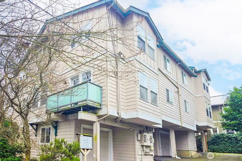 apt-104-1920 E Union St, Seattle, WA, 98122-2898 | Card Image