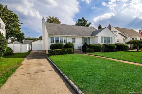 2874 Michael Rd, Wantagh, NY, 11793-1028 | Card Image