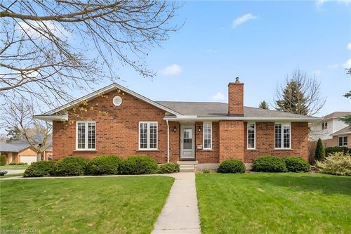 556 Stanwood Cres, Waterloo, ON, N2K3P3 | Card Image
