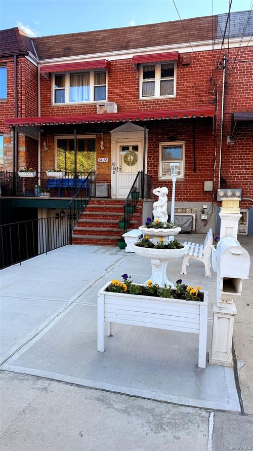 6172 70th St, Middle Village, NY, 11379-1212 | Card Image