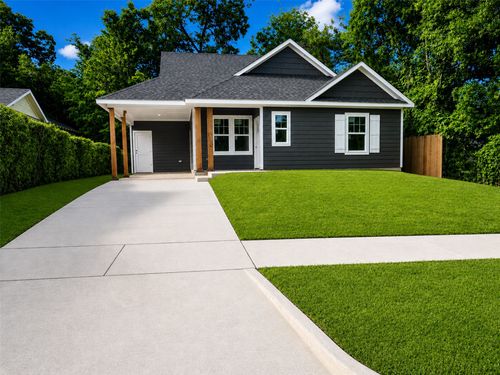 605 W Walker St, Denison, TX, 75020-2249 | Card Image