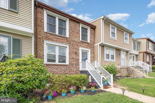 693 S 82nd St, HARRISBURG, PA, 17111-5534 | Card Image