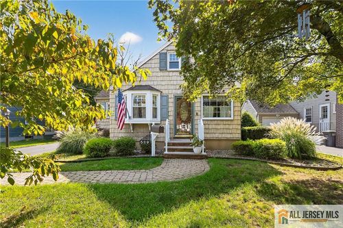 529 4th St, Dunellen, NJ, 08812-1123 | Card Image