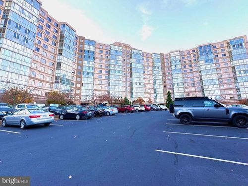 unit-1022-19365 Cypress Ridge Ter, LEESBURG, VA, 20176-8438 | Card Image