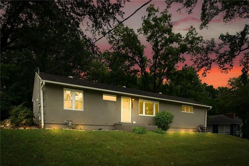 8000 Nw Potomac Ave, Weatherby Lake, MO, 64152-1526 | Card Image