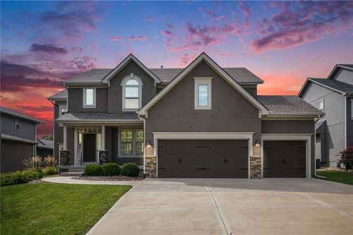 6046 Redbud St, Shawnee, KS, 66218-8419 | Card Image