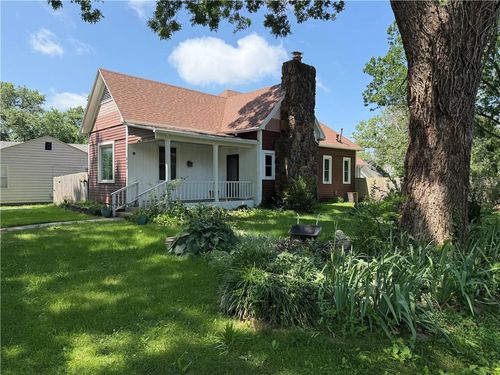 402 S Spring St, Caney, KS, 67333-1532 | Card Image