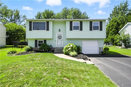 7797 New Hope W, Liverpool, NY, 13090-2538 | Card Image