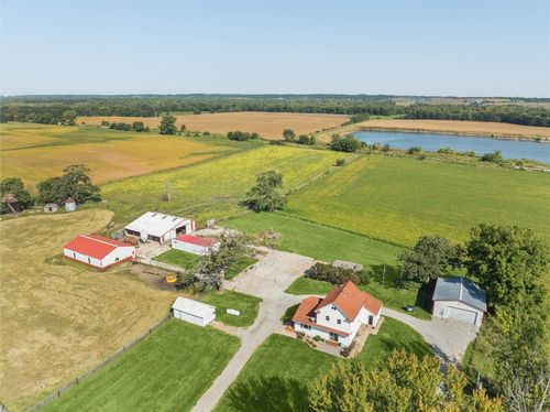 2485 Highway 6 Trl, Marengo, IA, 52301-8577 | Card Image