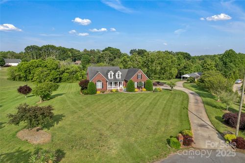 814 Settlers Dr, Cherryville, NC, 28021-2241 | Card Image