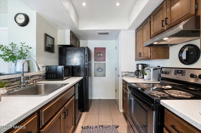 811 E Eugie Ave, Townhouse with 2 bedrooms, 2 bathrooms and null parking in Phoenix AZ | Image 11