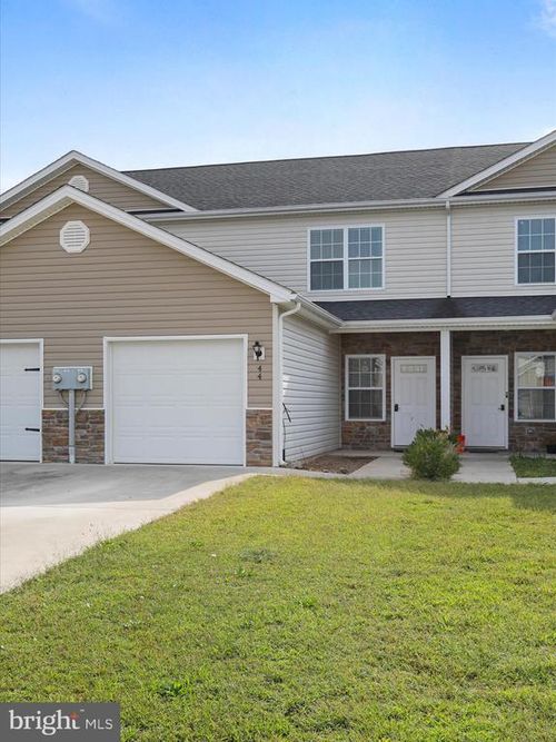 44 Beaulah Ct, Bunker Hill, WV, 25413-1504 | Card Image