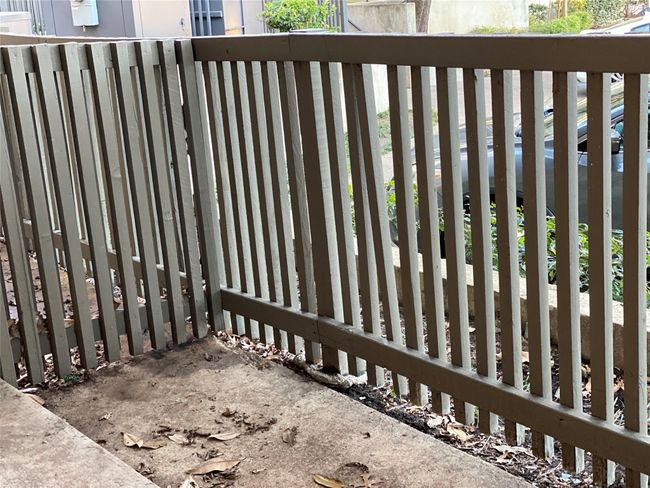 View of gate with fence | Image 21
