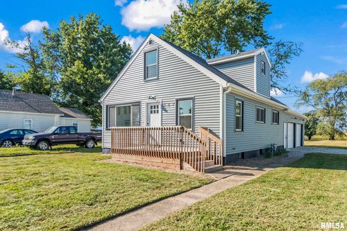 117 E Pulaski St, Williamsville, IL, 62693-7522 | Card Image