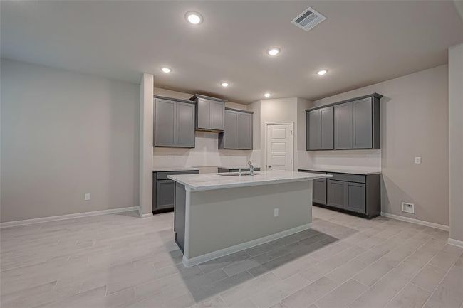 27335 Axis Deer Trl, House other with 3 bedrooms, 3 bathrooms and 2 parking in Magnolia TX | Image 6