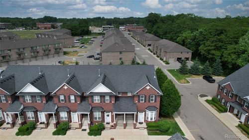 53274 Providence W, Shelby Township, MI, 48316-2612 | Card Image