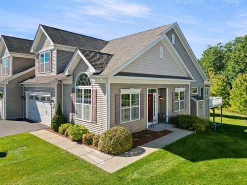 42-42 Hopkins Cir, Methuen, MA, 01844-2273 | Card Image