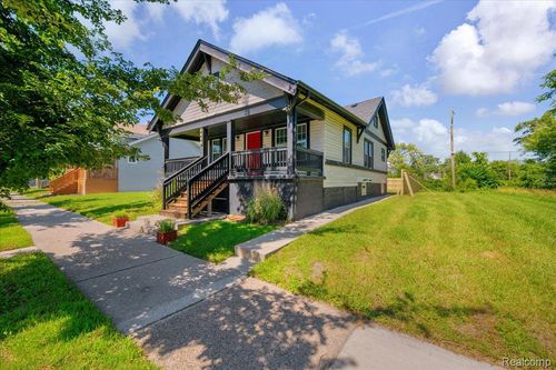 2552 Beals St, Detroit, MI, 48214-1775 | Card Image