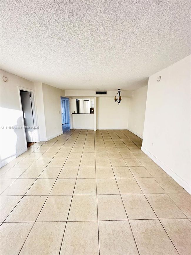 APT-308 - 4205 N University Dr, Condo with 2 bedrooms, 2 bathrooms and null parking in Sunrise FL | Image 15