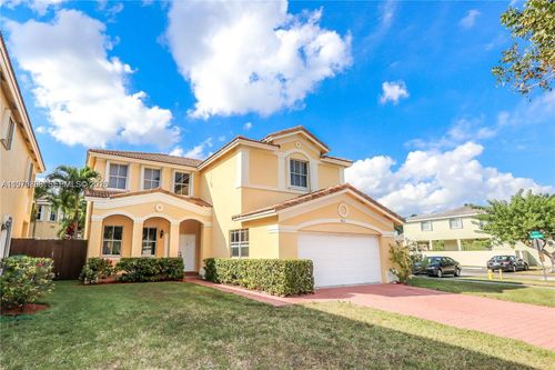 4612-4612 Nw 94th Ct, Doral, FL, 33178-4003 | Card Image