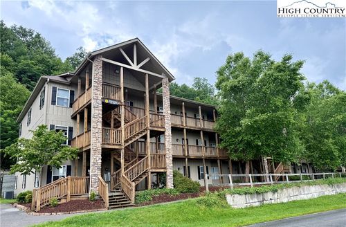 apt-17-800 Meadowview Dr, Boone, NC, 28607-6253 | Card Image