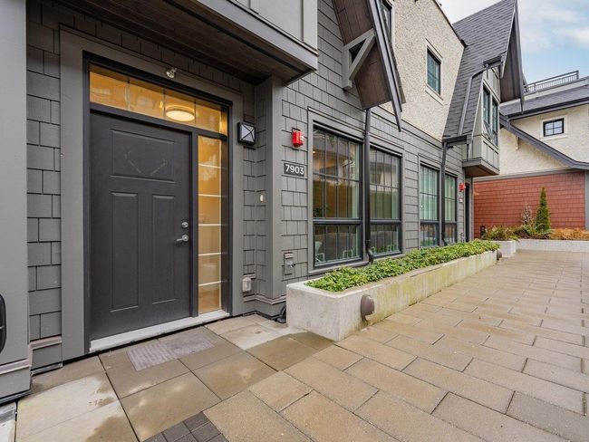 7903 Oak Street, Townhouse with 3 bedrooms, 2 bathrooms and 1 parking in Vancouver BC | Image 1