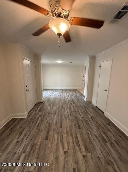 114 Gettysburg Cir, Ocean Springs, MS, 39564-5826 | Card Image