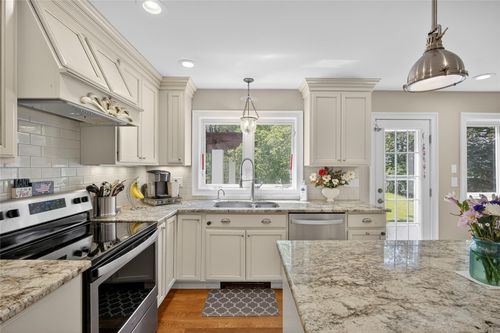 22 Somerset Rd, Mahopac, NY, 10541-3062 | Card Image