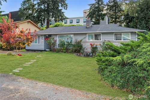 18627 32nd Ave S, SeaTac, WA, 98188-4963 | Card Image