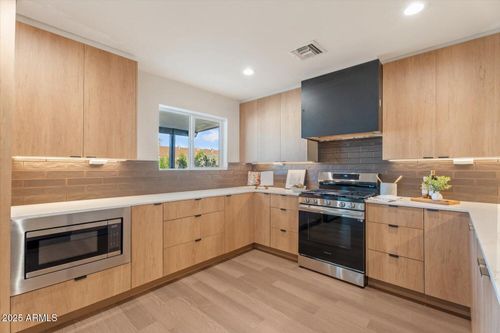 8408 E Rancho Vista Dr, Scottsdale, AZ, 85251-1842 | Card Image