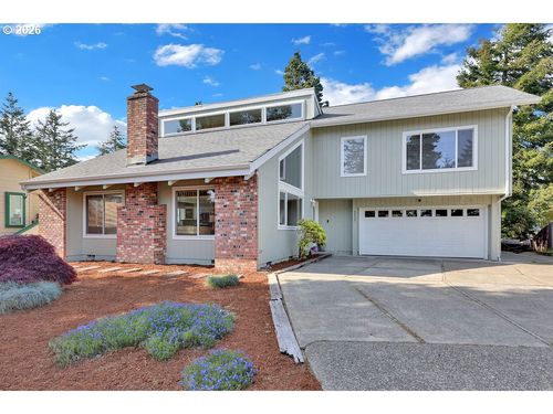 2235 10th St, Florence, OR, 97439-9642 | Card Image
