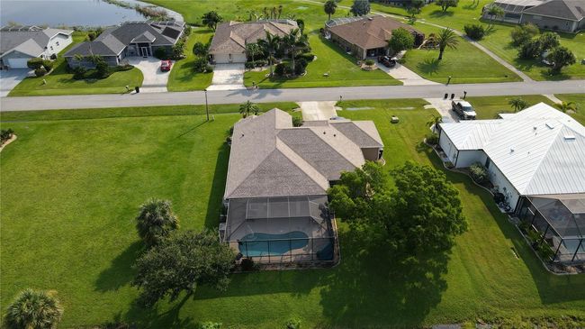 12759 Sw Pembroke Cir S, House other with 3 bedrooms, 2 bathrooms and null parking in LAKE SUZY FL | Image 5