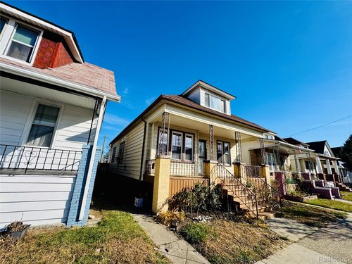 12140 Mitchell St, Hamtramck, MI, 48212-2776 | Card Image