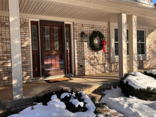 1805 Hickory Bark Ln, Bloomfield Hills, MI, 48304-1117 | Card Image