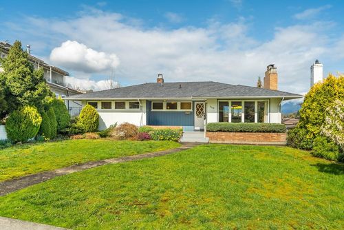 349 Midlothian Ave, Vancouver, BC, V5Y2M1 | Card Image