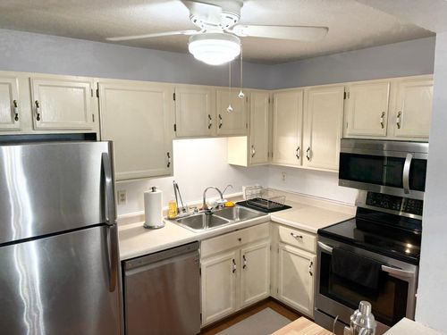 apt-110-1800 Riverwood Dr, Burnsville, MN, 55337-1366 | Card Image