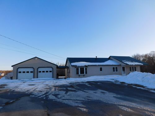 570 Stream Road, Winterport, ME, 04438 | Card Image