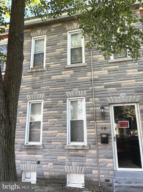 10 W 4th St, POTTSTOWN, PA, 19464-5220 | Card Image