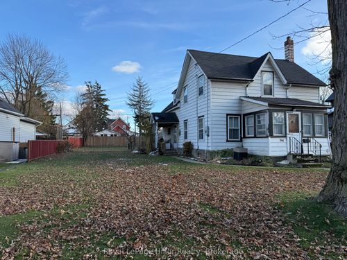 {{alt}} | Card Image