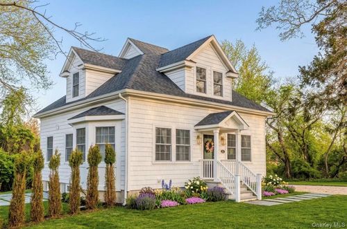 54 Hayground Rd, Water Mill, NY, 11976-3205 | Card Image
