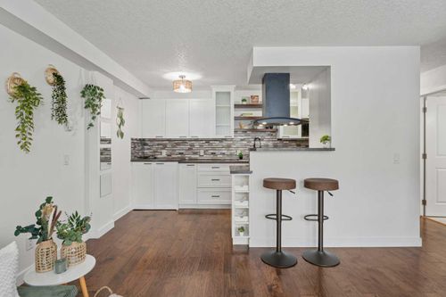 105-123 24 Ave Sw, Calgary, AB, T2S0J8 | Card Image