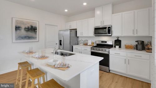 21 Dahlia Ln, TOMS RIVER, NJ, 08753-2317 | Card Image