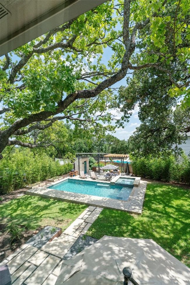 10933 Beachmont Ln, House other with 5 bedrooms, 3 bathrooms and 2 parking in Austin TX | Image 15