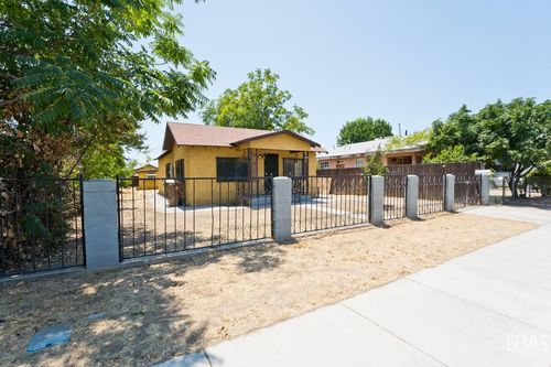 407 Alpine St, Bakersfield, CA, 93305-5700 | Card Image