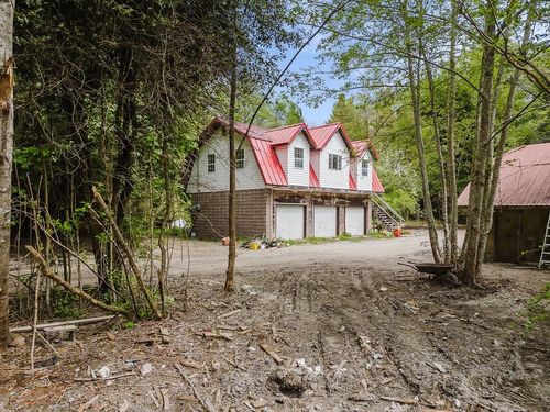 1575 Burton Road, Gibsons, BC, V0N1V2 | Card Image