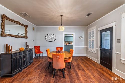 423 S Washington St, San Angelo, TX, 76901-4166 | Card Image