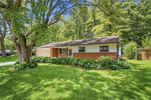 160 Belair Cir, Bellbrook, OH, 45305-2101 | Card Image